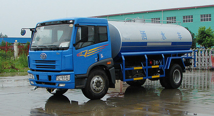 解放單橋灑水車 環衛車中的多面手